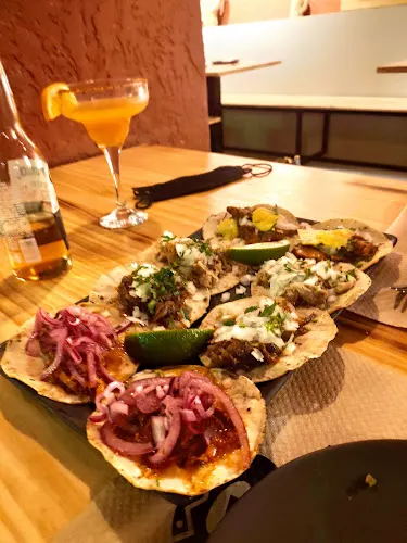LOS GUACAMOLES MONTECARMELO