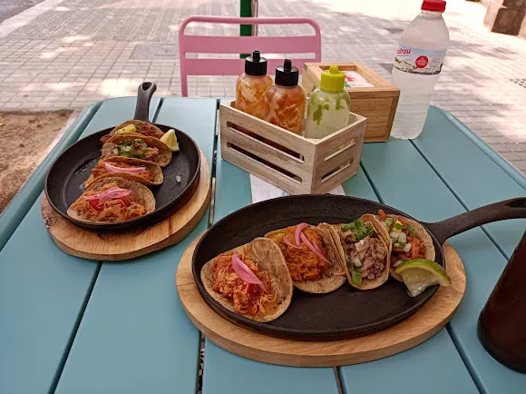 Taquería Los Güeros