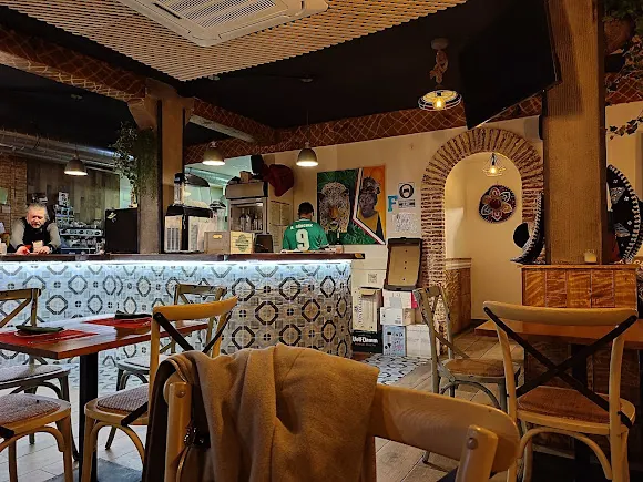 LA CANTINA AZTECA