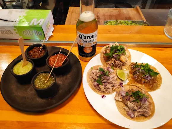 Taquería Los Carnales